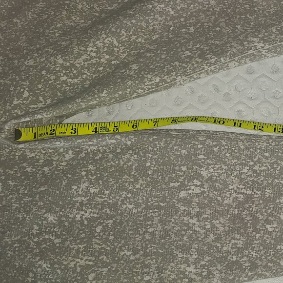 SPANX® SMALL ANKLE JEAN-ISH LEGGINGS WITH GRAY & CREAM MIX PATTERN - SIZE LARGE - Picture 15 of 16